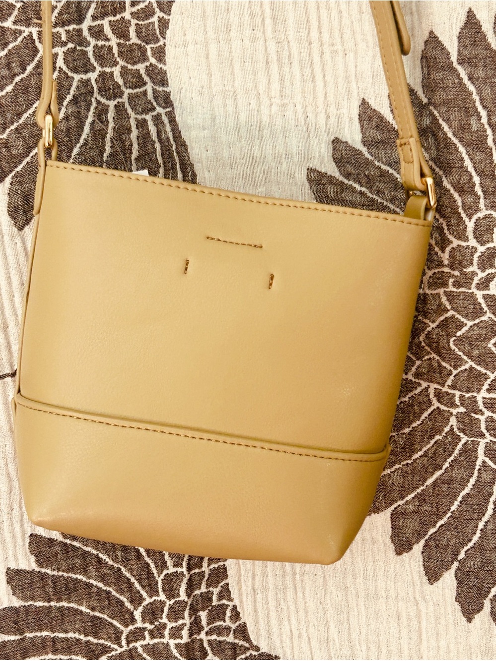 Women's Khaki Tan Crossbody Bucket Bag Smooth Leather Look NEW Viral Mini Bag